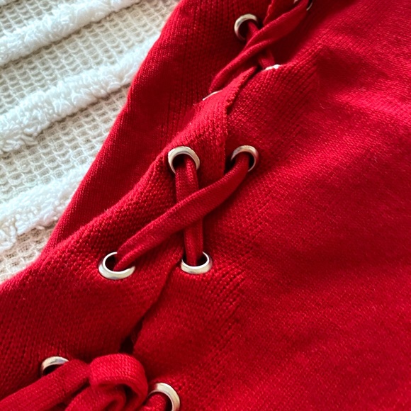 ✨SALE✨Cropped Lace-Up Shirt - Picture 2 of 3